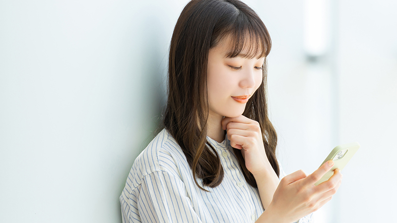 美容クリニックで働く女性スタッフが休憩